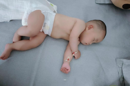 鄄城宝宝老打喷嚏怎么办